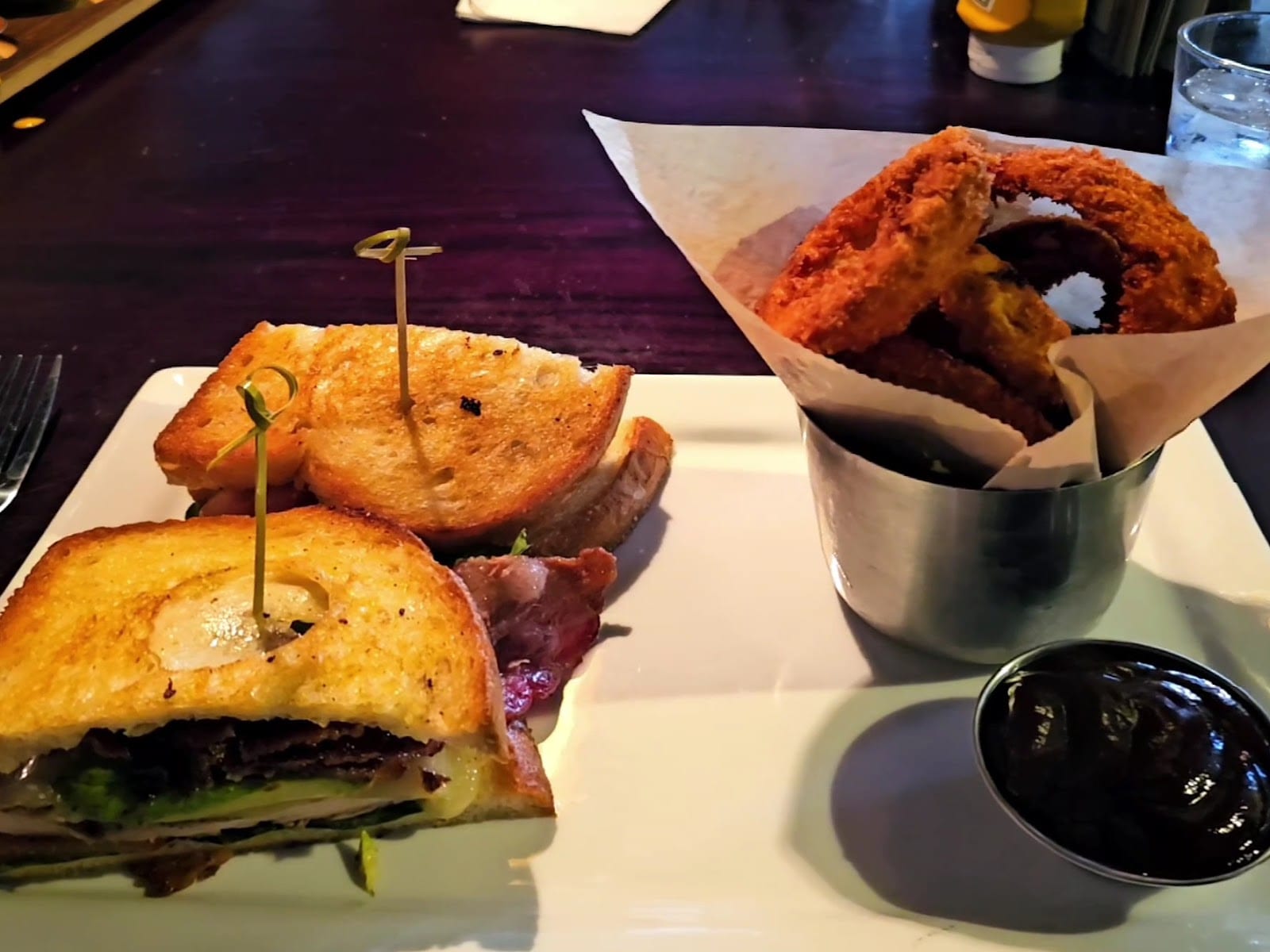 Hennessey's Tavern, photo 3