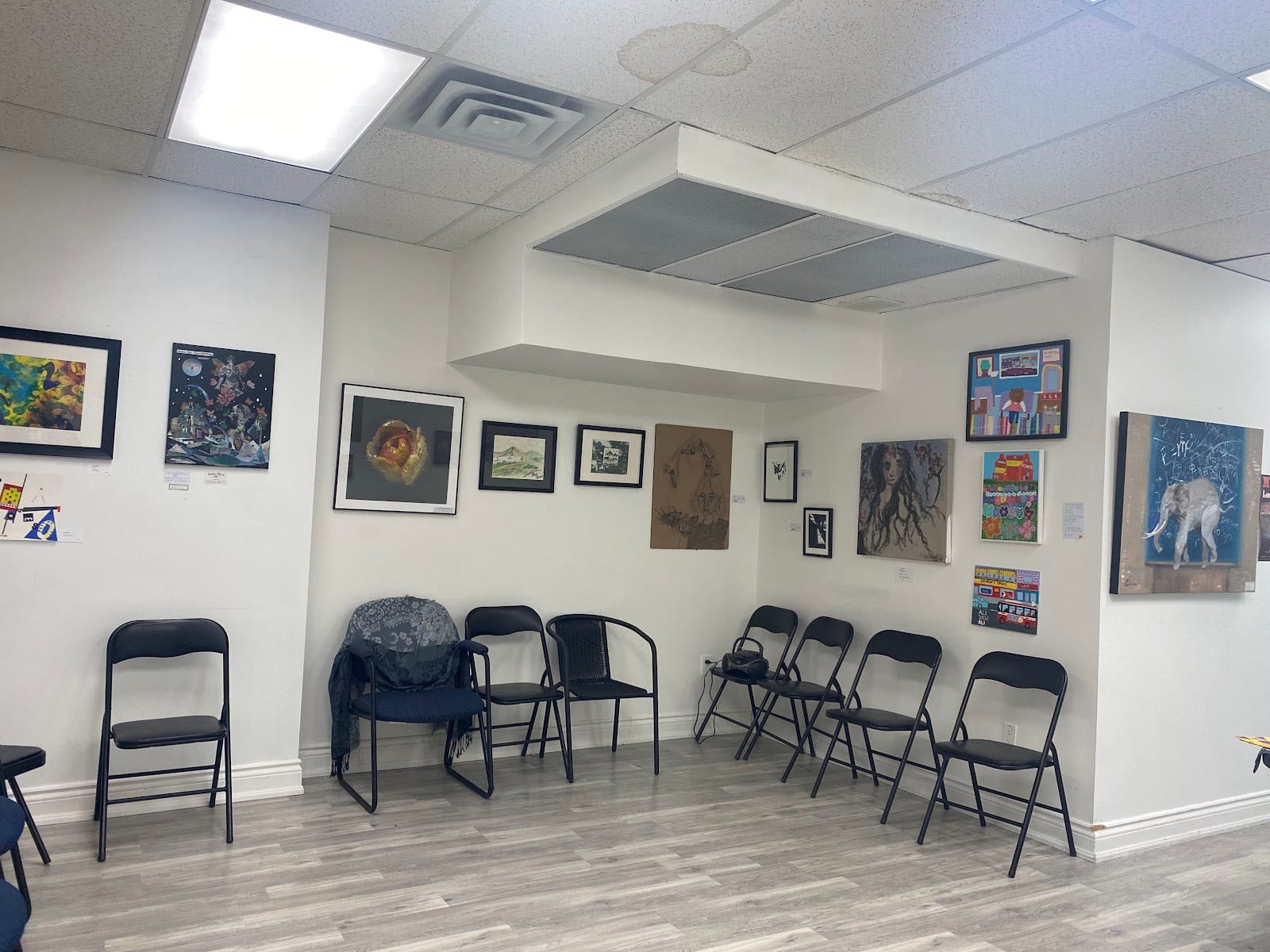 The Secret Handshake Art Gallery, photo 3