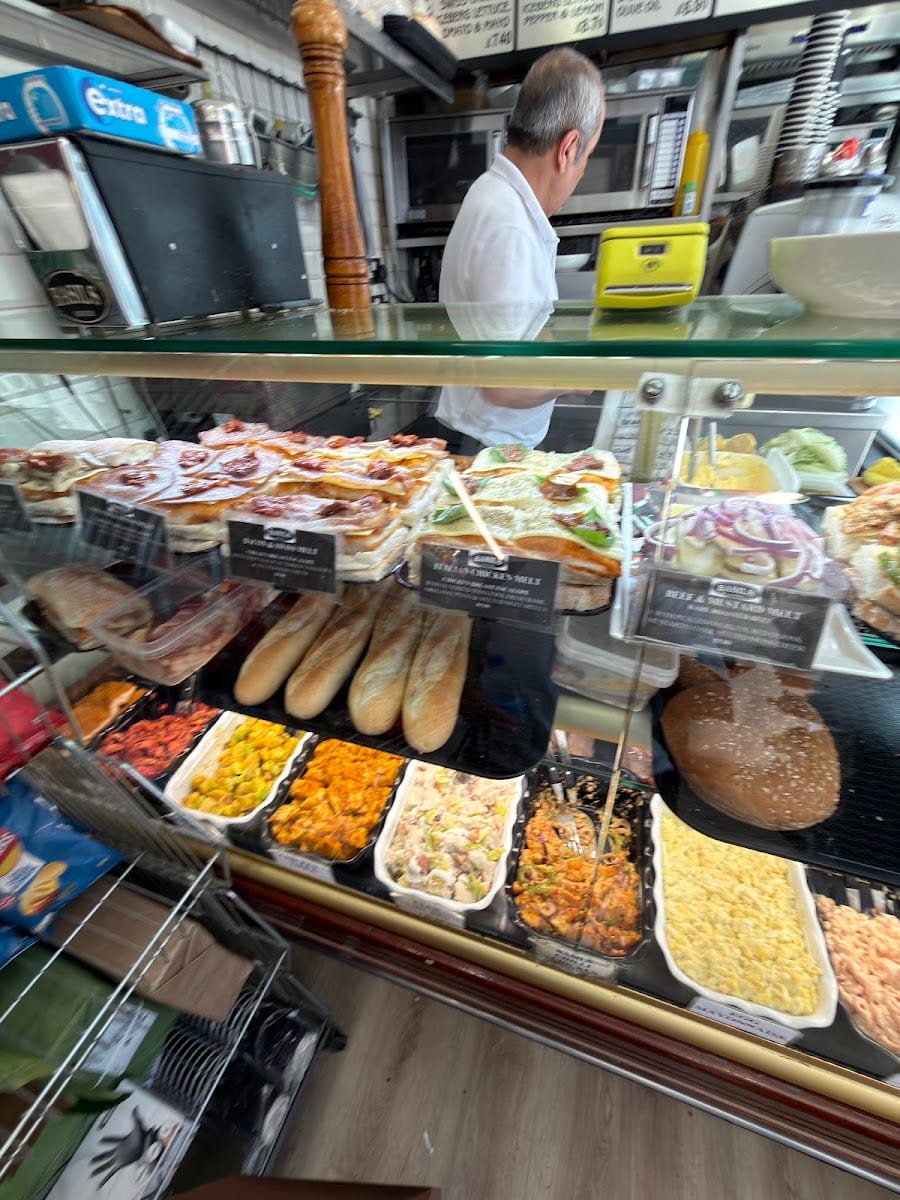 Basils Sandwiches, photo 3