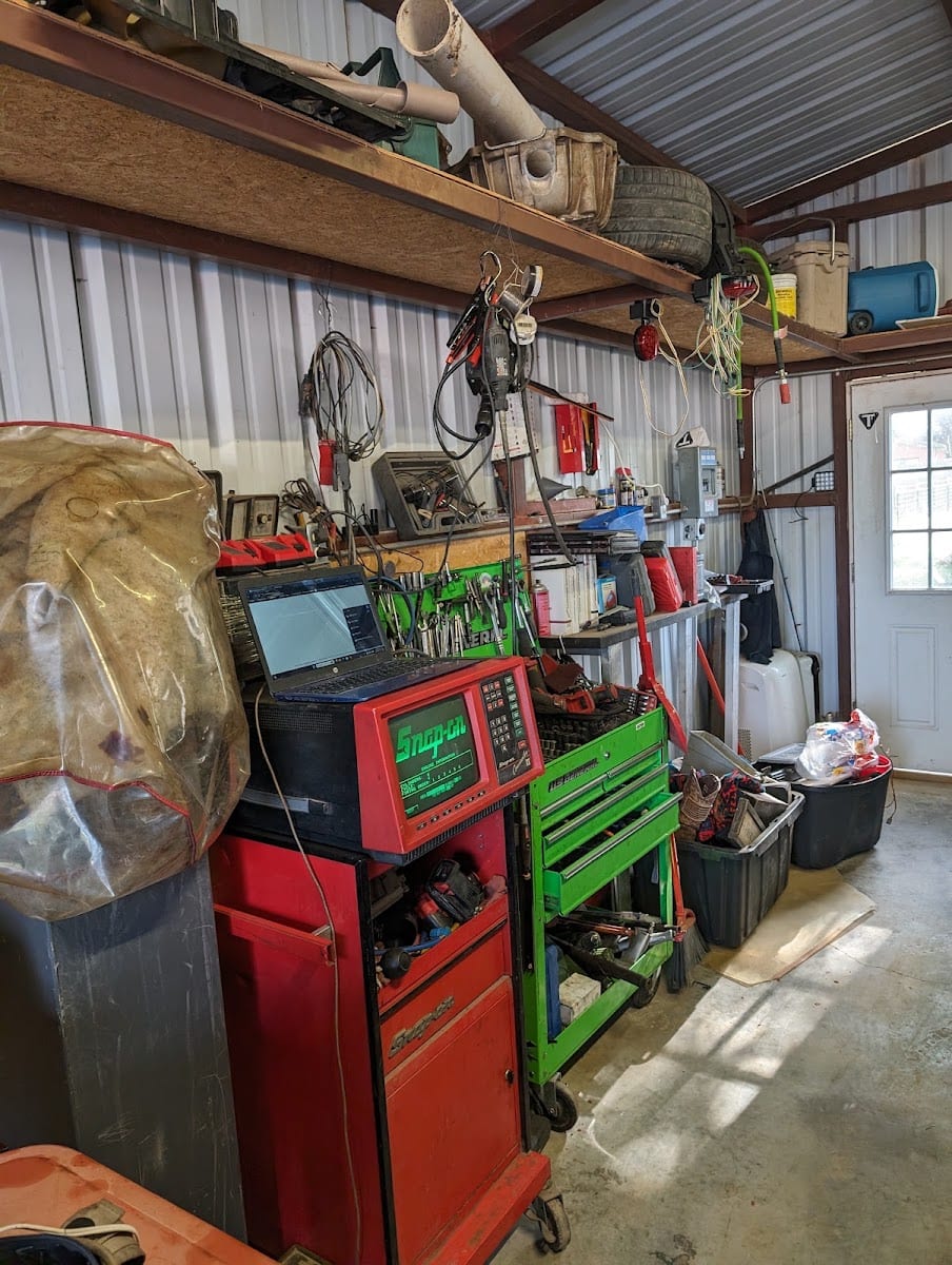 Johnny's Wrecker Service & Automotive