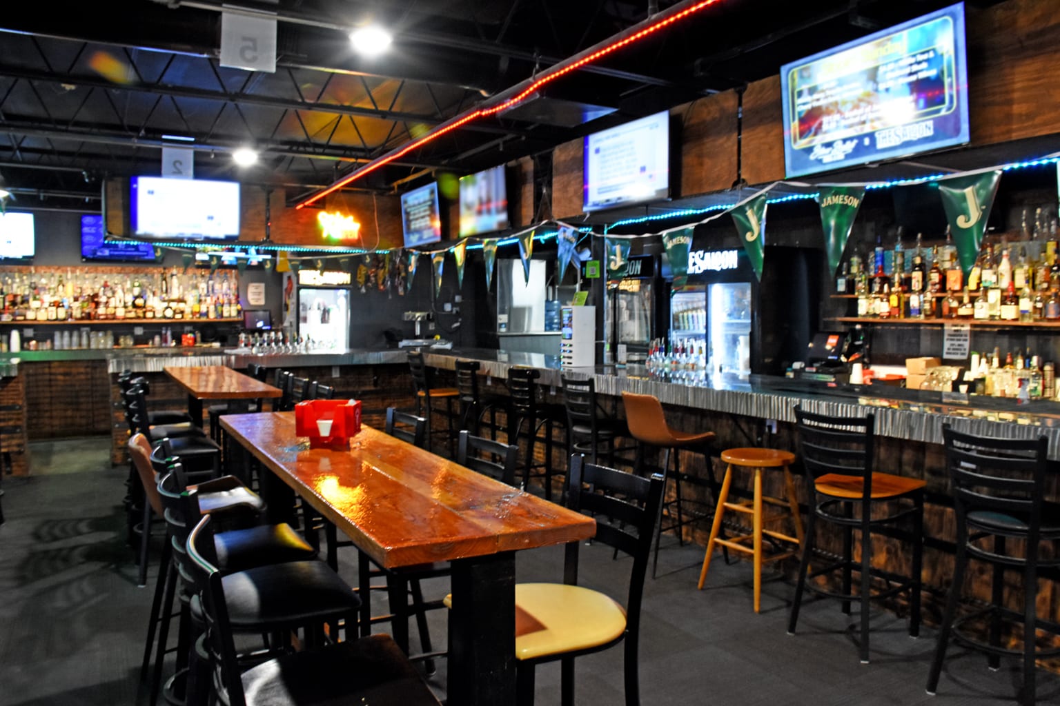 Silver Bullet Sports Grill & Bar & Saloon, photo 4