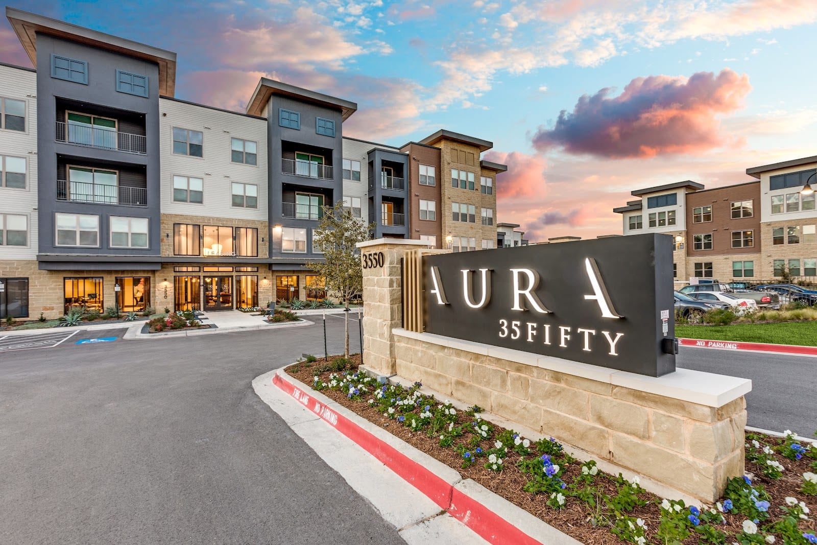 Aura 35Fifty, photo 2