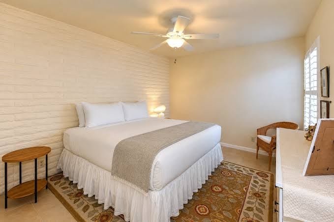 Spacious 3BR, Golf course views, BBQ, pool at Silverado