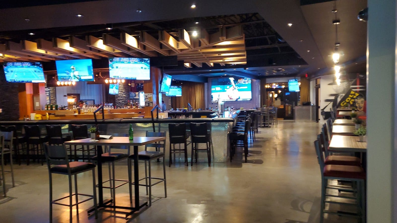 Longshotz Sports Bar, photo 2