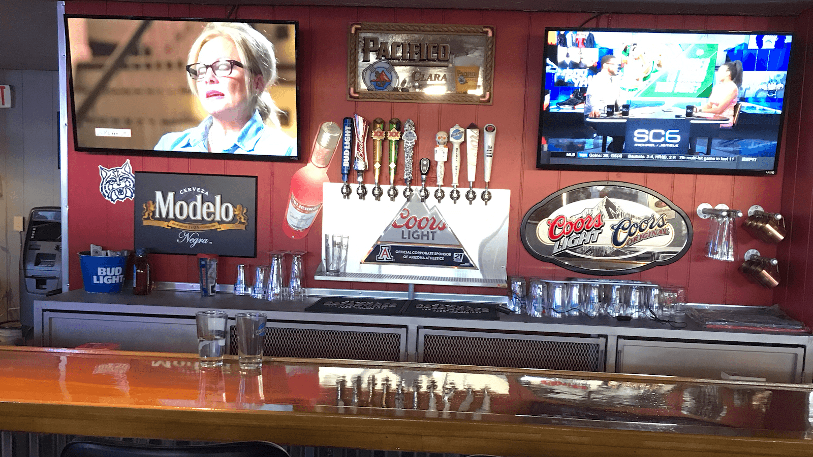 Louie's Pub, photo 2