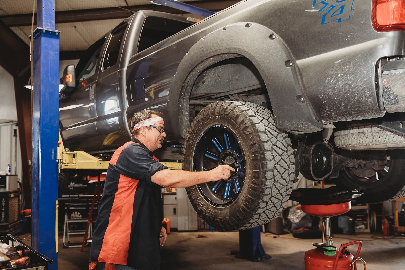 Barebones Auto & Diesel Repair, photo 3