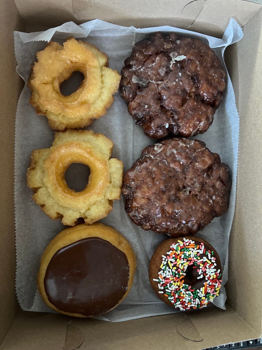Coliseum Donuts, photo 4