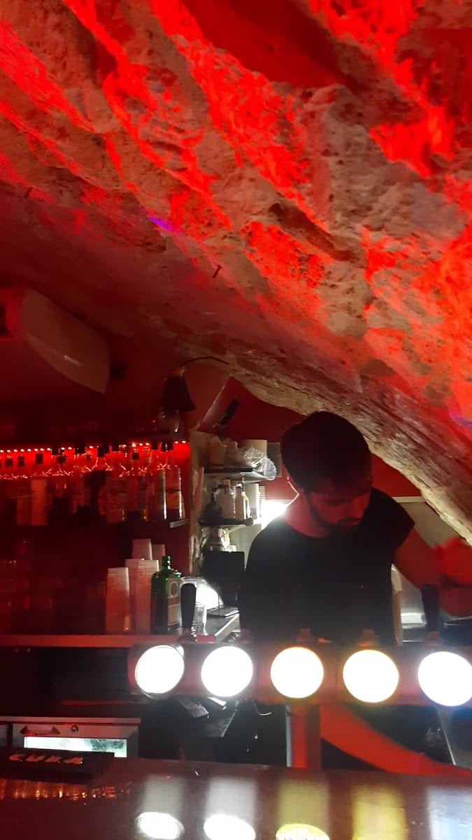 The Characters Bar Paris, photo 3
