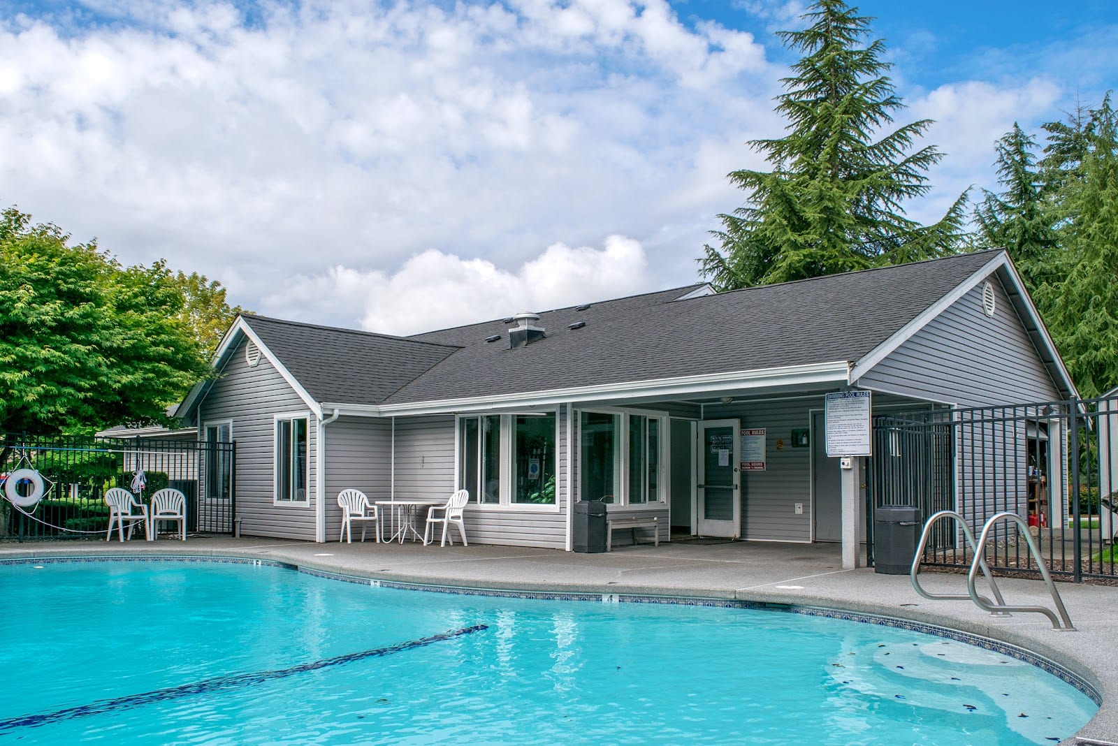 Crowne Pointe Apartments
