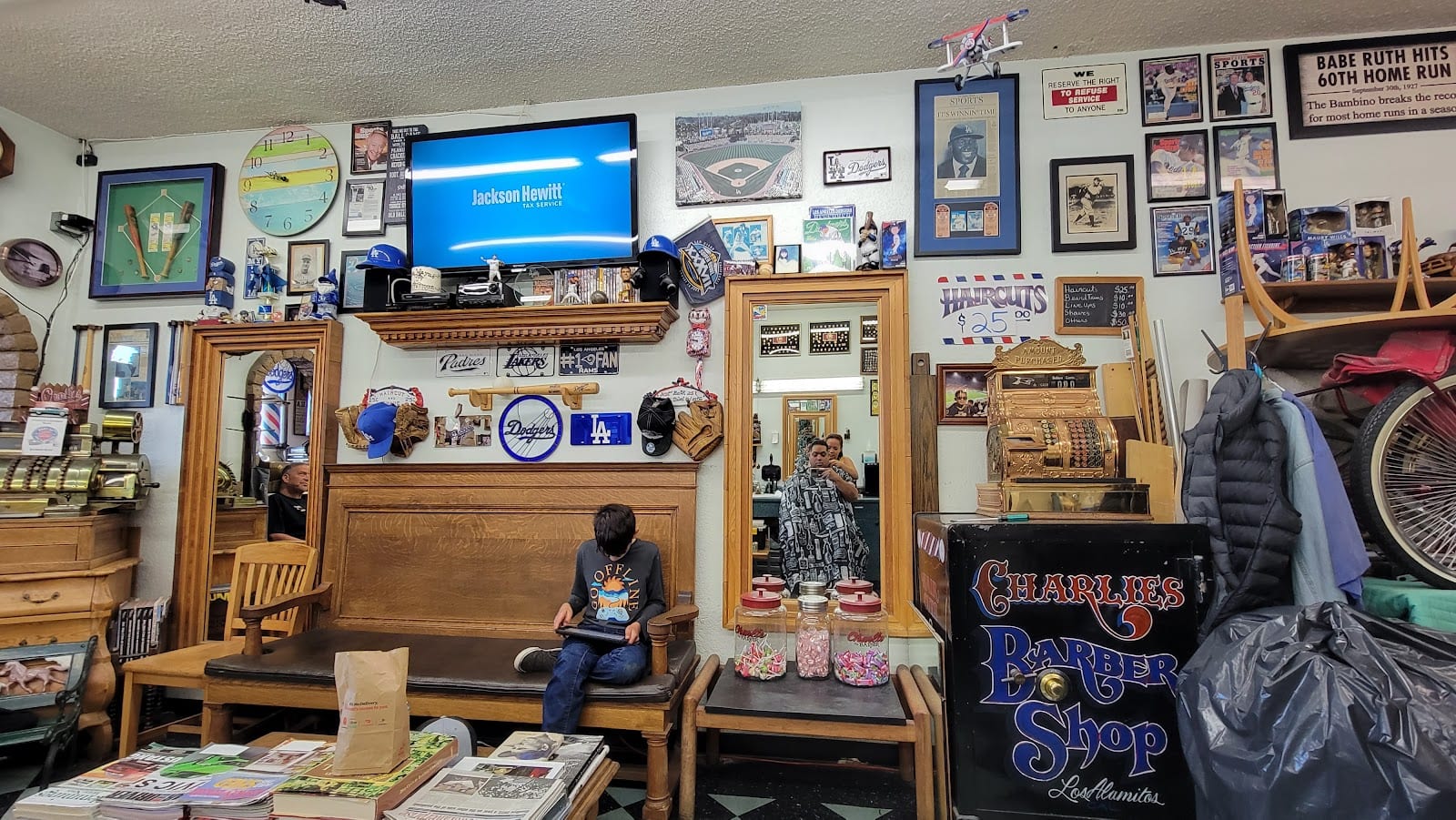 Charlie's Barber Shop, photo 3