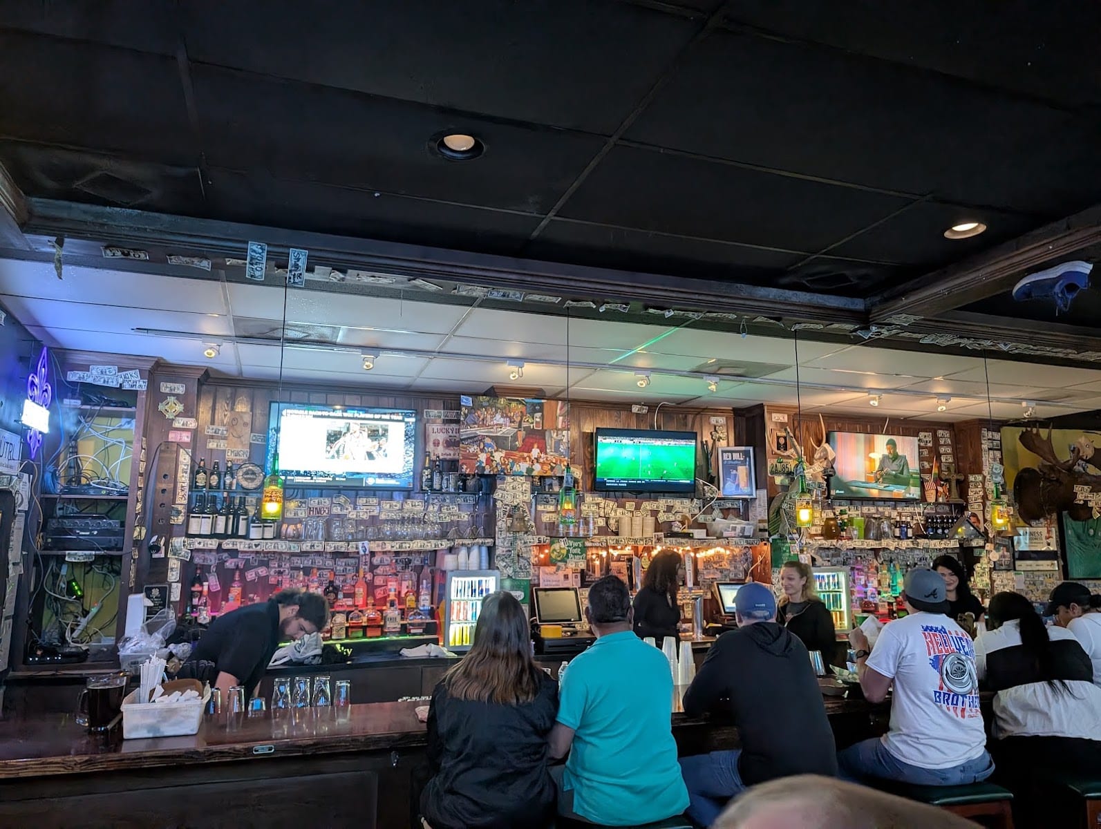 Lucky Irish Pub and Grill, photo 3