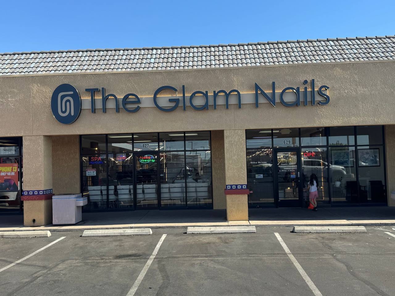 The Glam Nails, photo 4