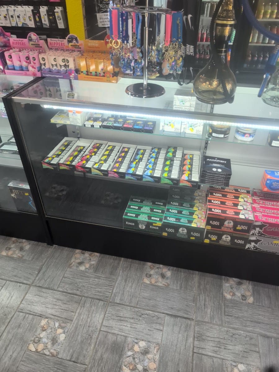 COASTAL LEAF SMOKE SHOP, photo 3