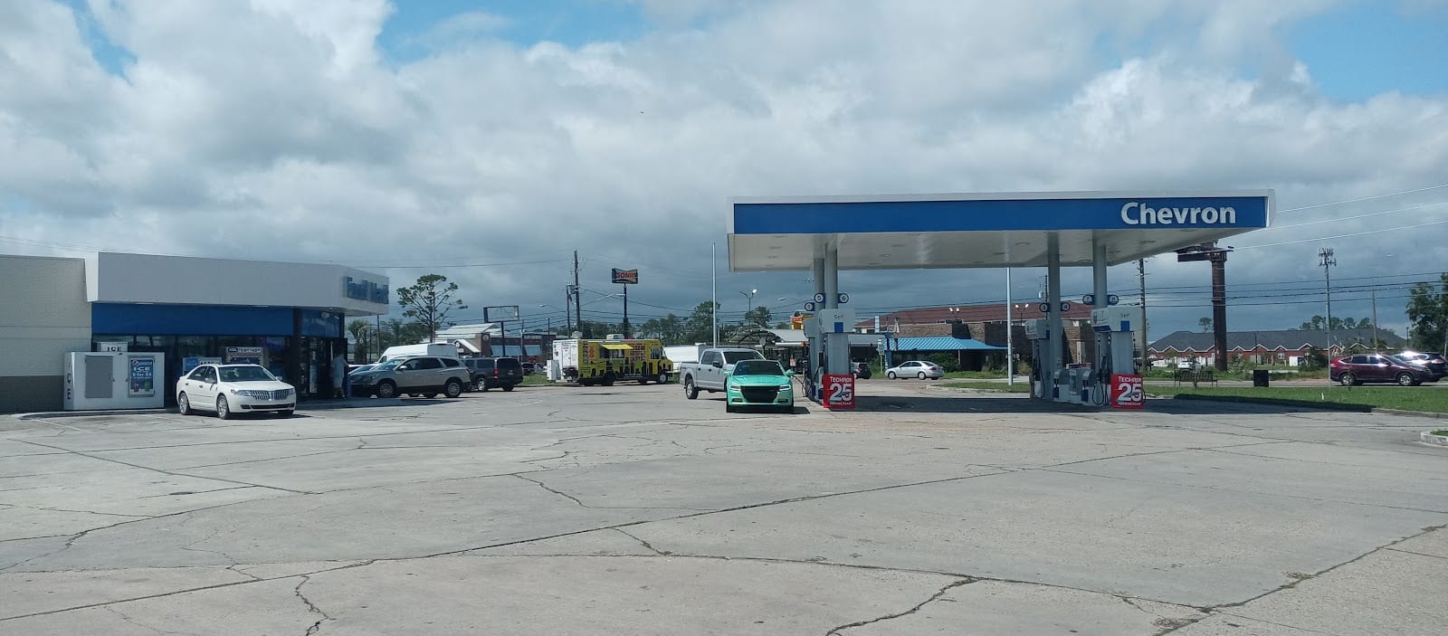 CHEVRON, photo 2