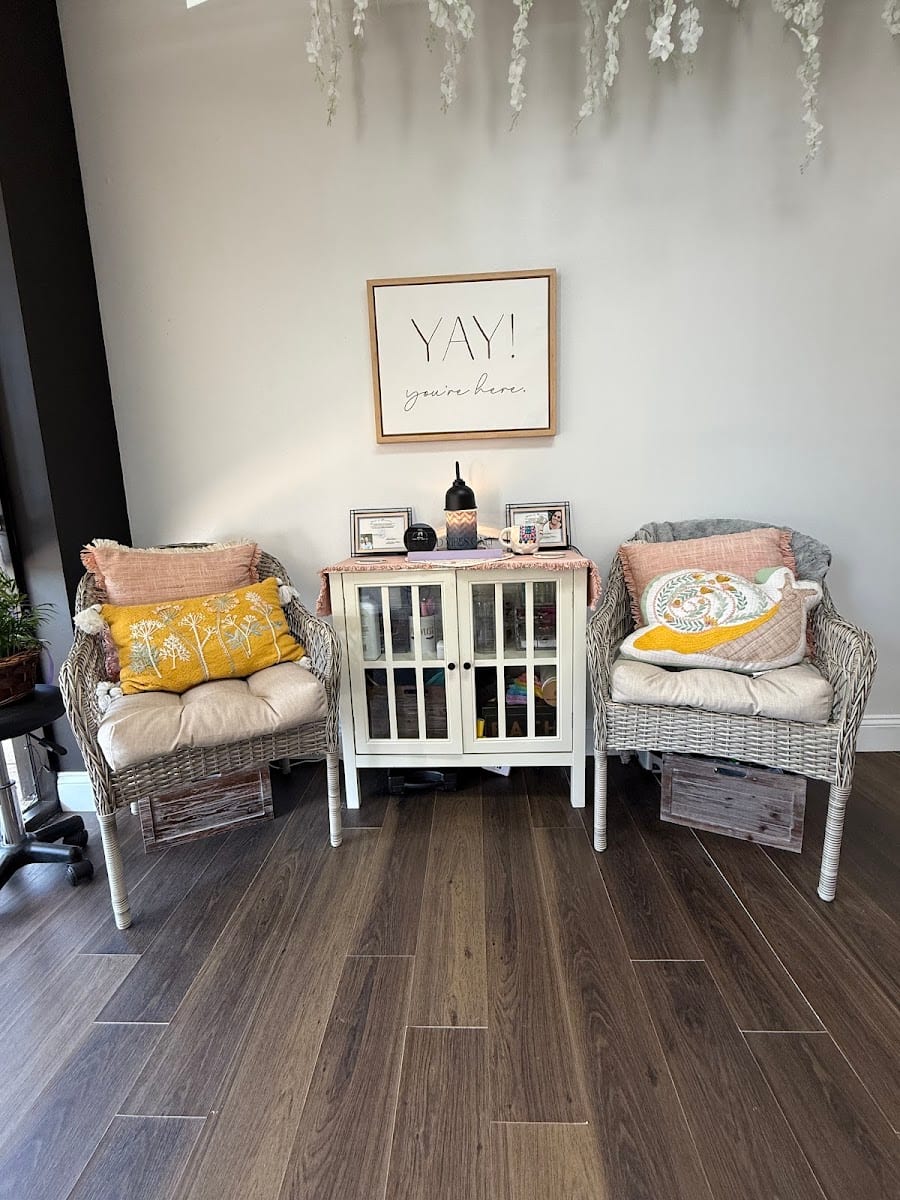 Truly Bonded Salon at 5th Street Beauty Bar, photo 4