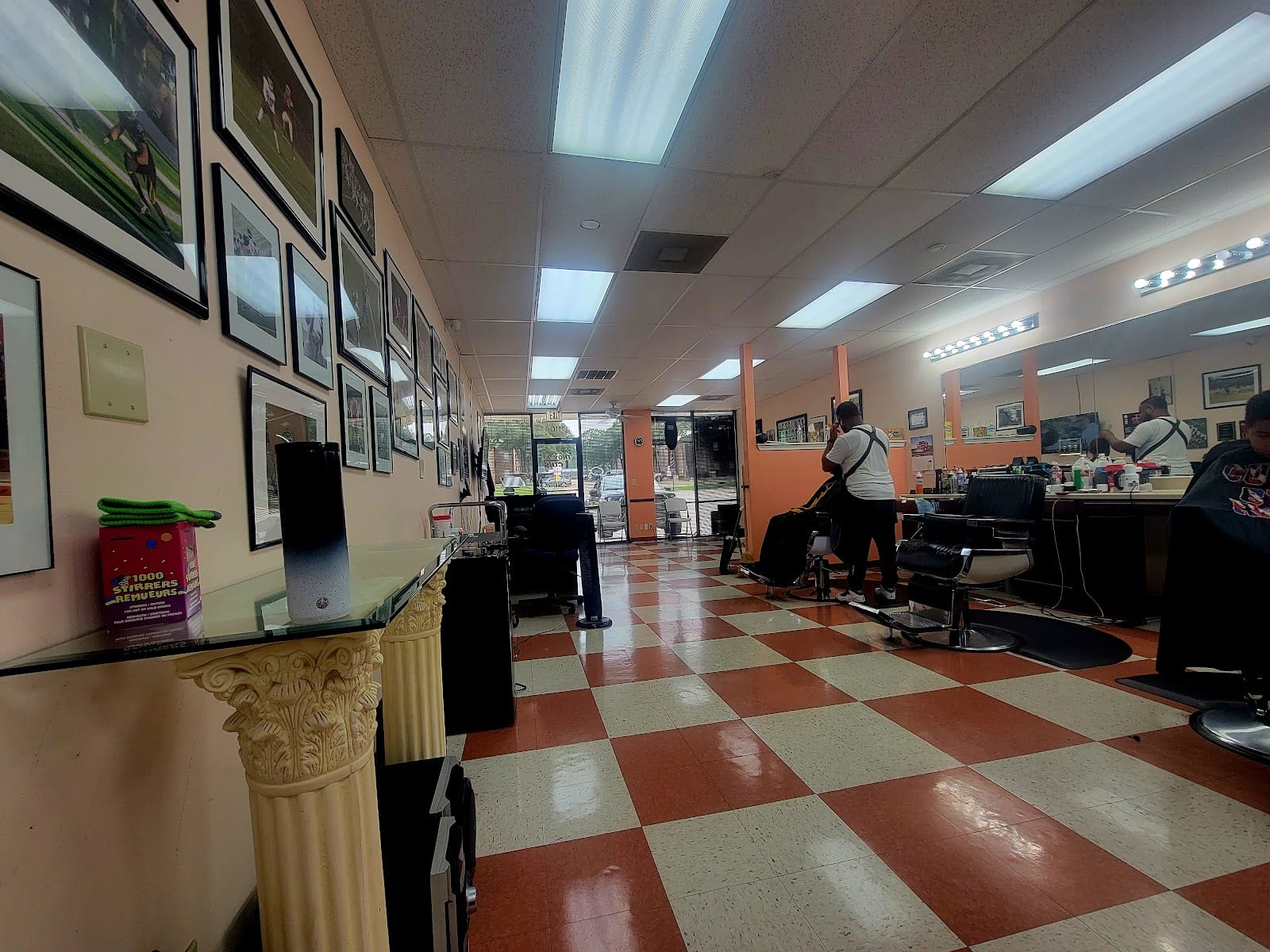 Troy Cuts Barber Shop, photo 2