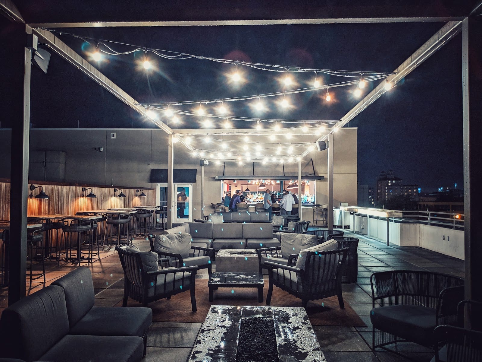 Agasi 7: Rooftop Bar + Kitchen