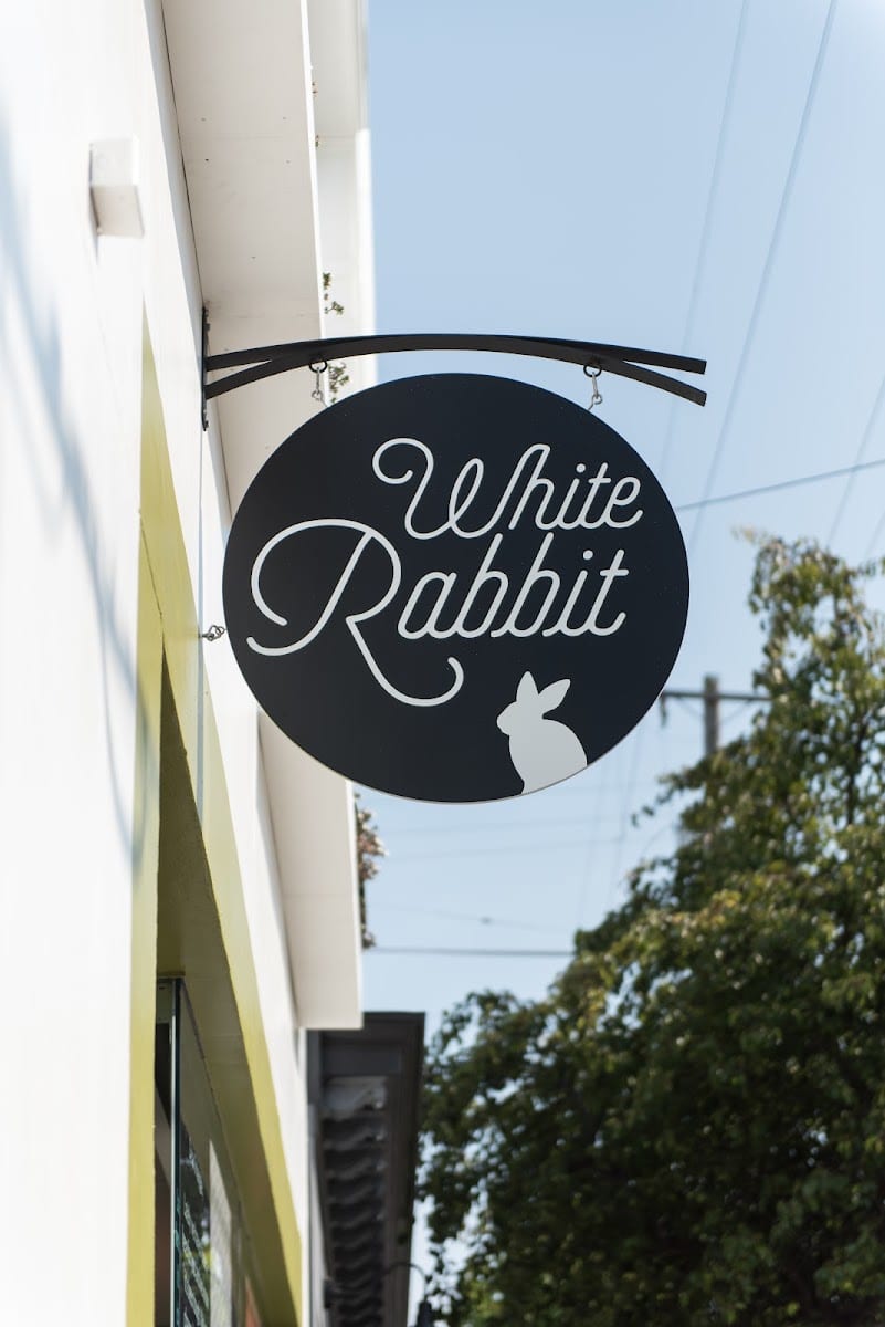 White Rabbit Bar, photo 3