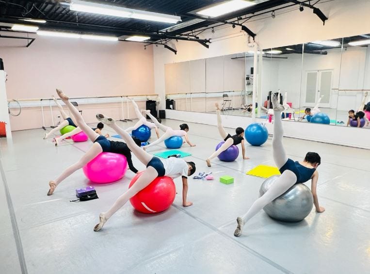 The School of Toronto City Ballet, photo 2