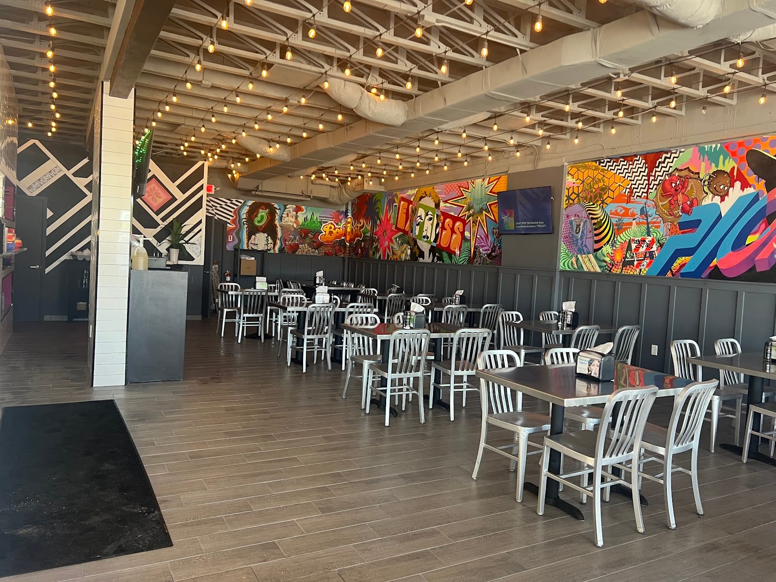 Pioneers Pizza Express, photo 2