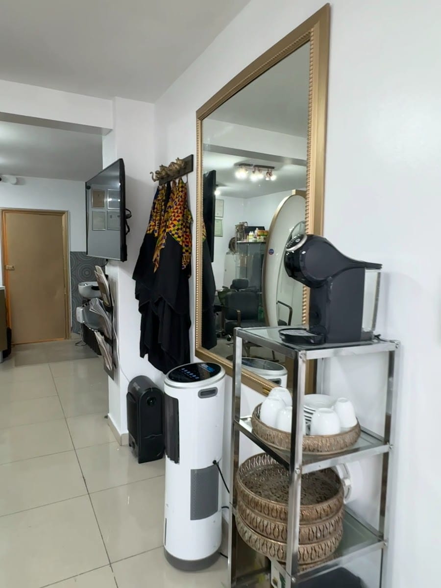 Heads Up Hair Home (H.U.H.H) Ltd, photo 3