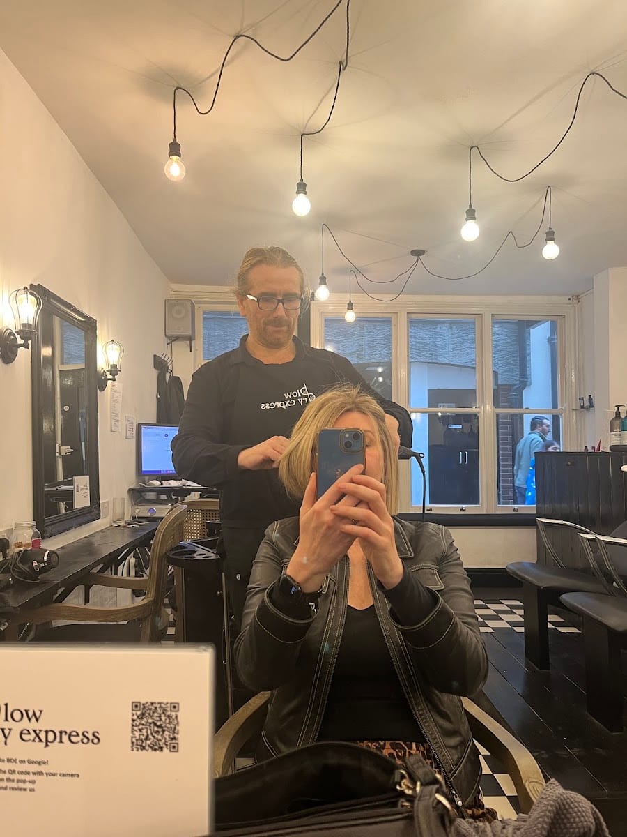 Blow Dry Express, photo 4