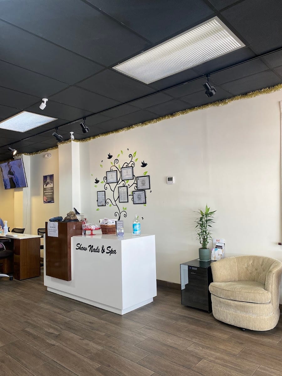 Show Nails & Spa