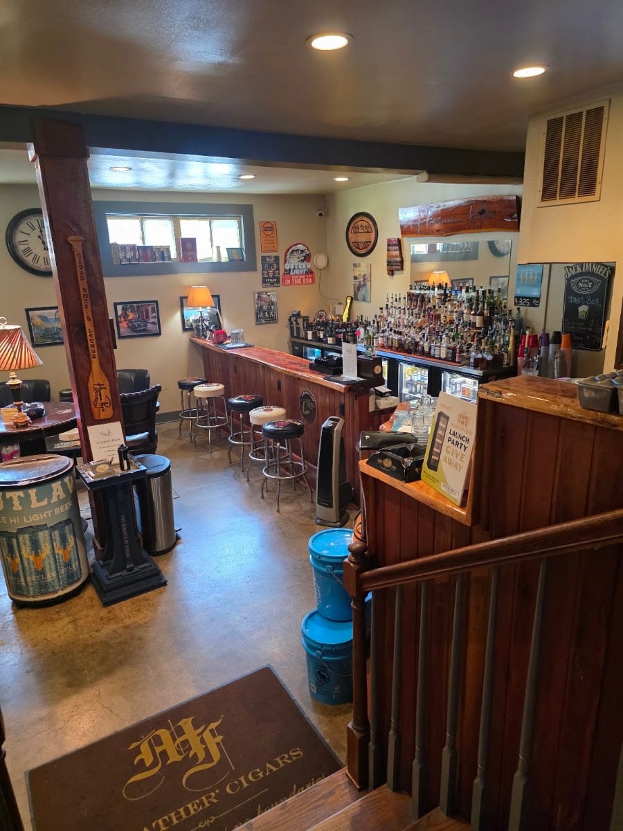 Havana Rey's Cigar Shop & Lounge