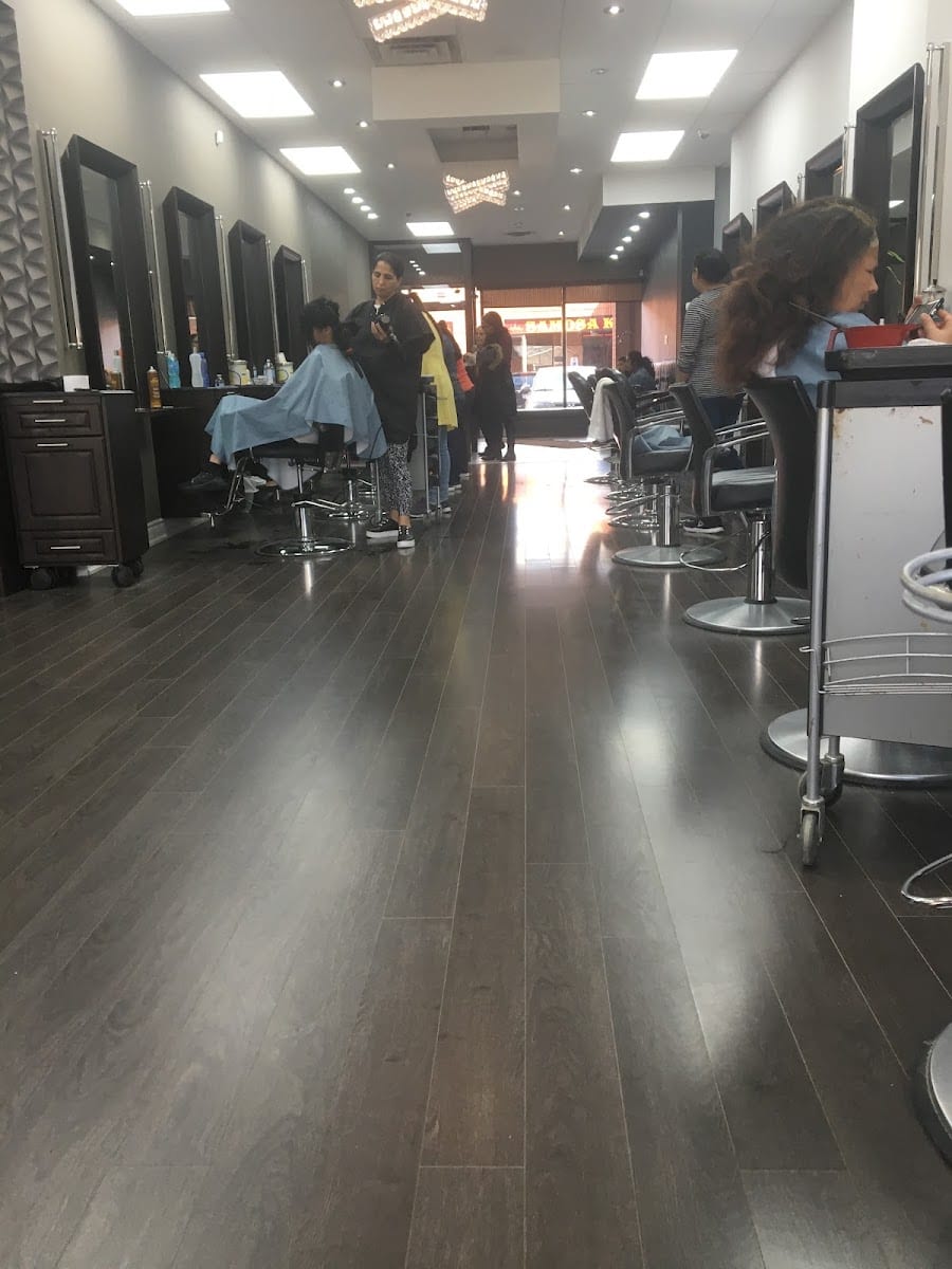 Laddi's Beauty Salon, photo 3