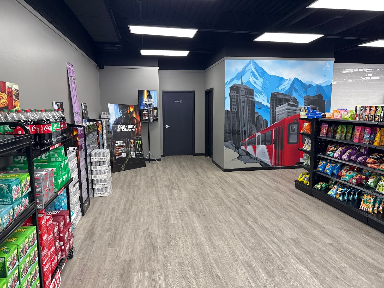 Bodega Convenience and Smoke, photo 3