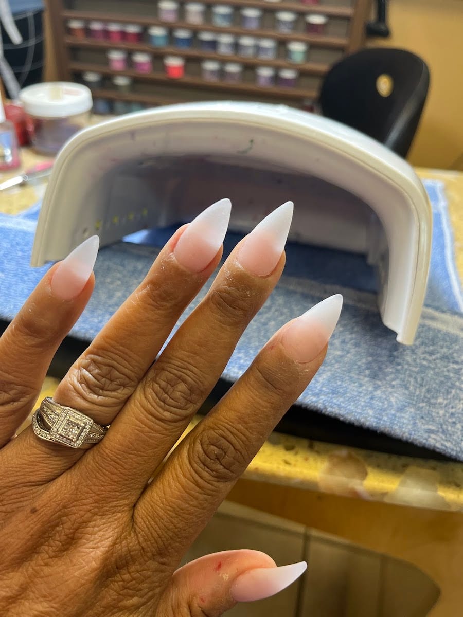Bonita Nail Spa & Tan, photo 2