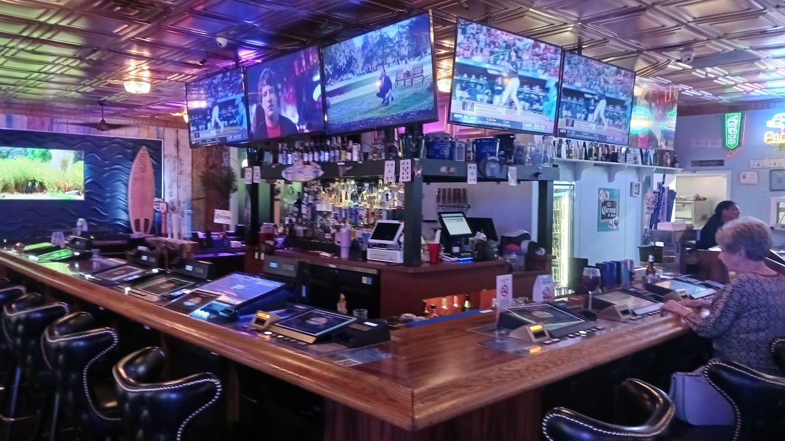 The Tavern Bar & Grill, photo 3