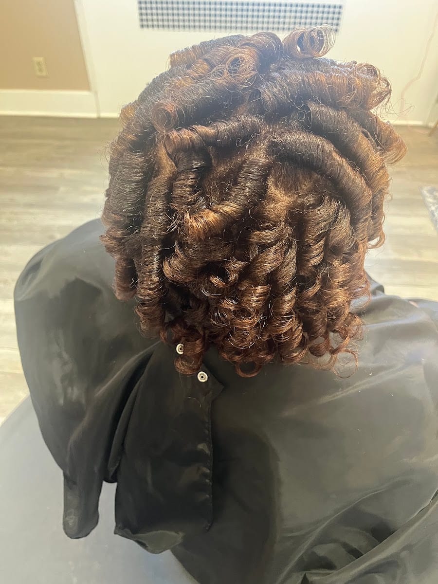 Tavaj Presents Salon/Ms. Tee