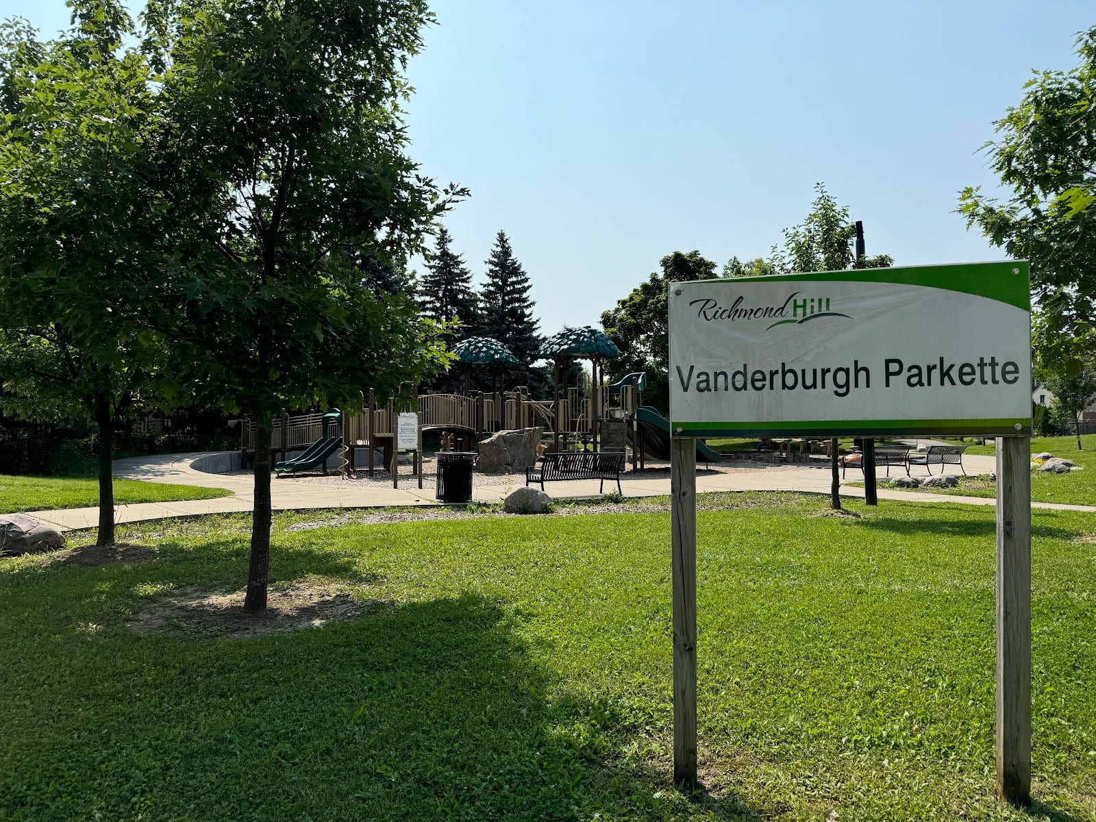 Vanderburgh Parkette, photo 2