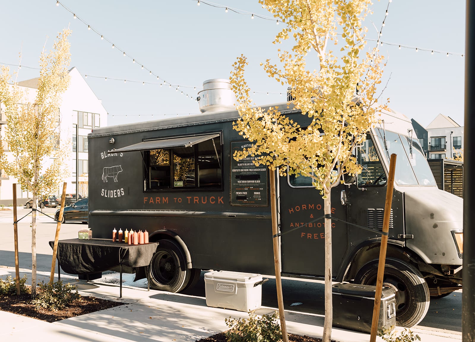 BLACK'S SLIDERS FOOD TRUCK