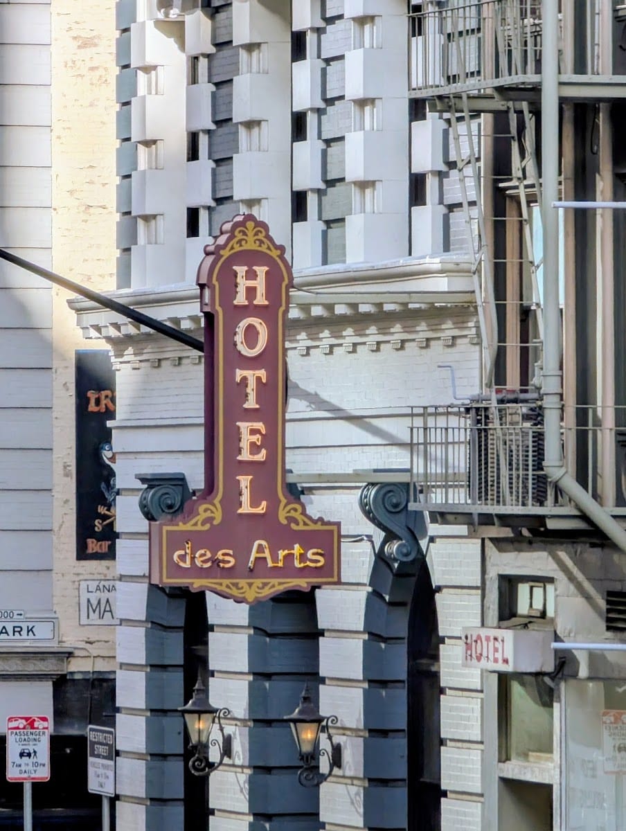 The Urban Hotel, photo 2