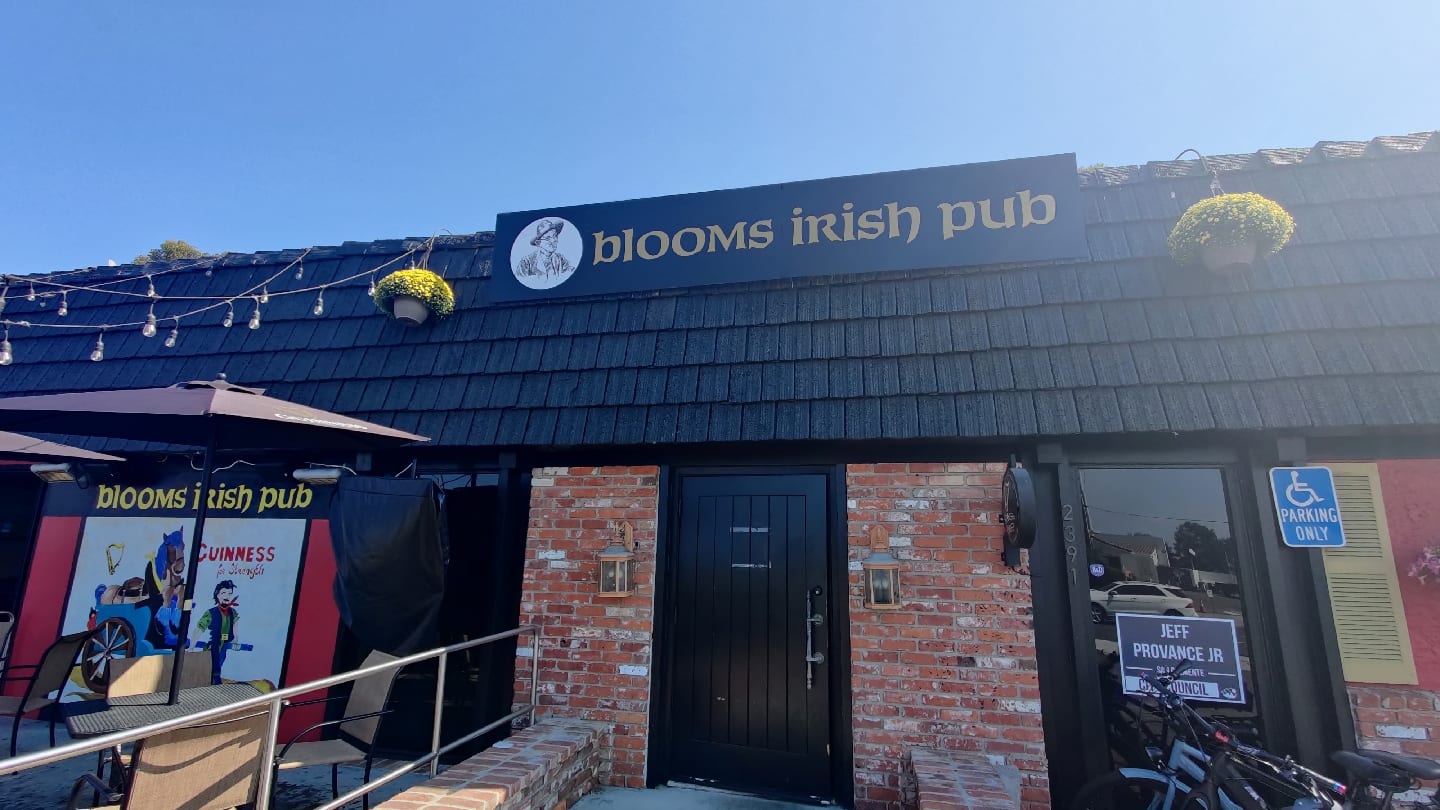 Blooms Irish Pub, photo 2