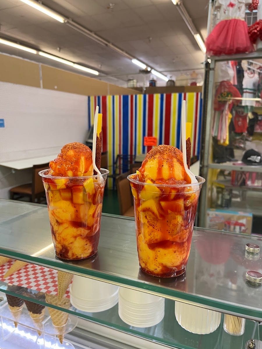 FRUTAS LOCAS ice cream, crepes, sándwiches and more