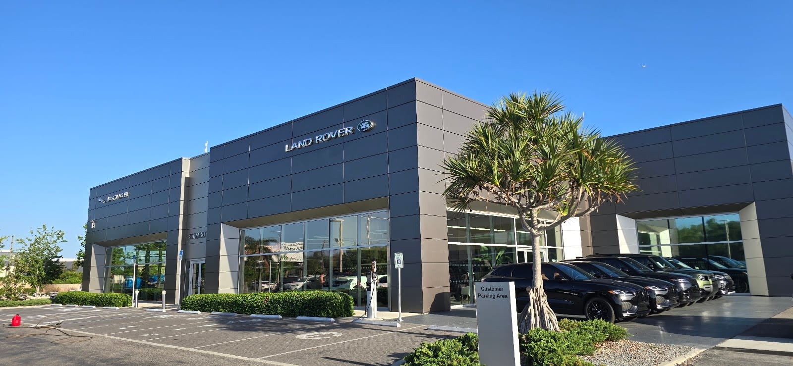 Land Rover Sarasota, photo 2