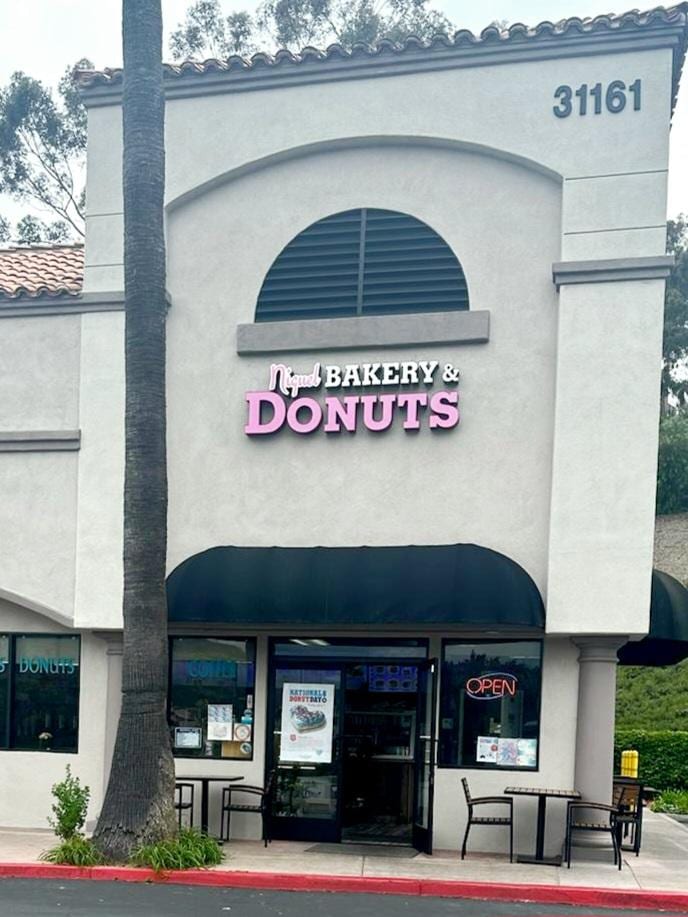 Niguel Bakery & Donuts, photo 2