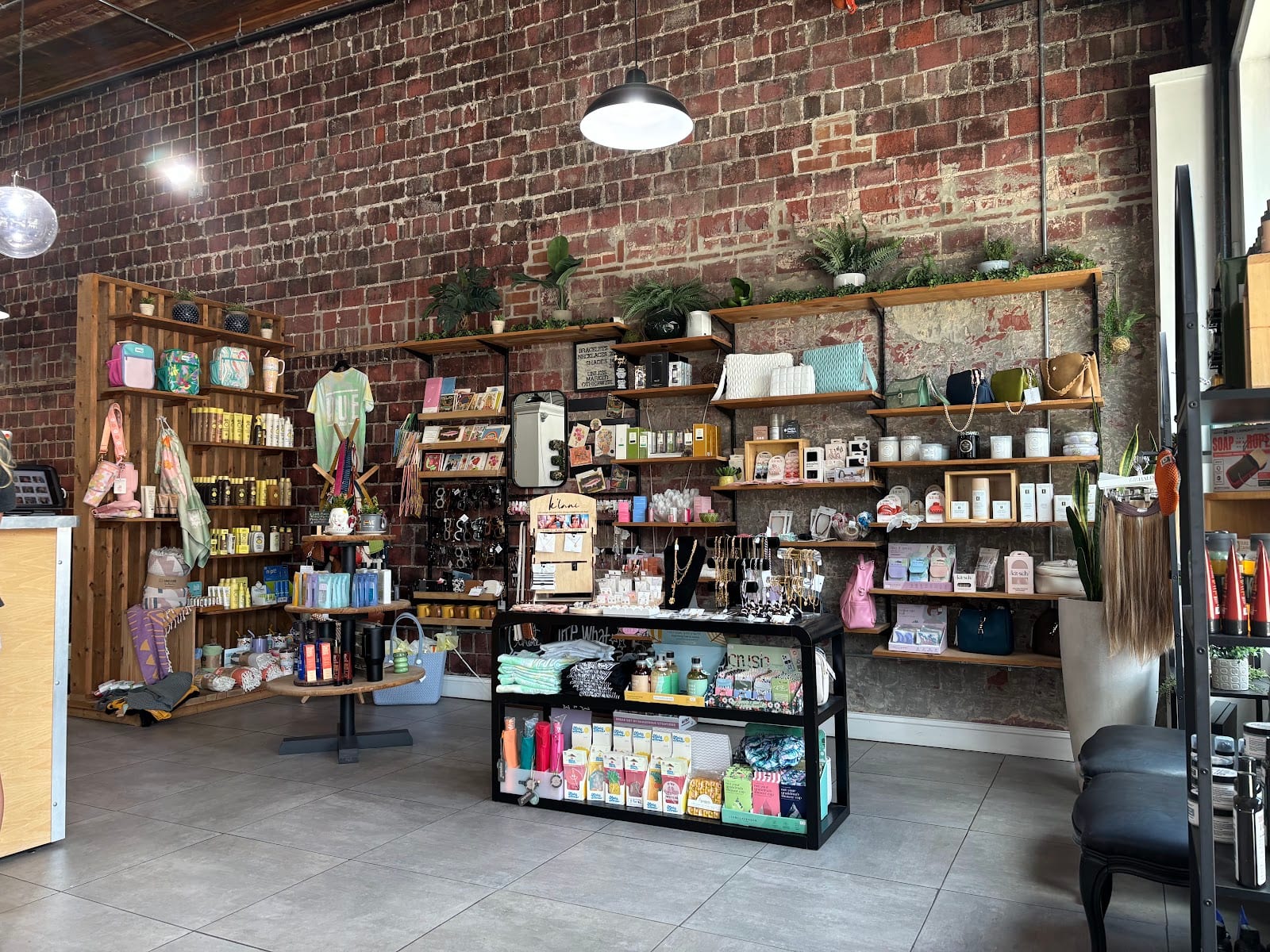 Hue Salon & Boutique