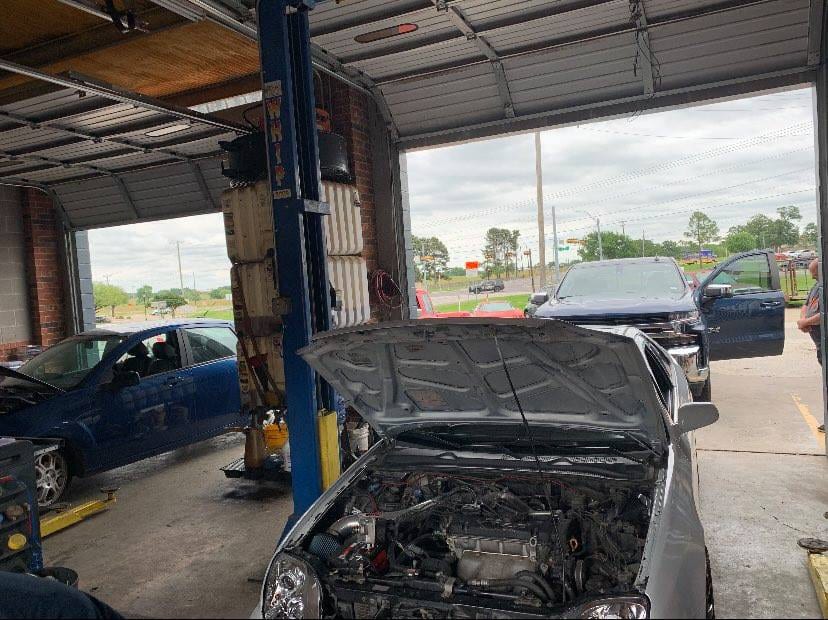 ULTIMATE AUTO REPAIR
