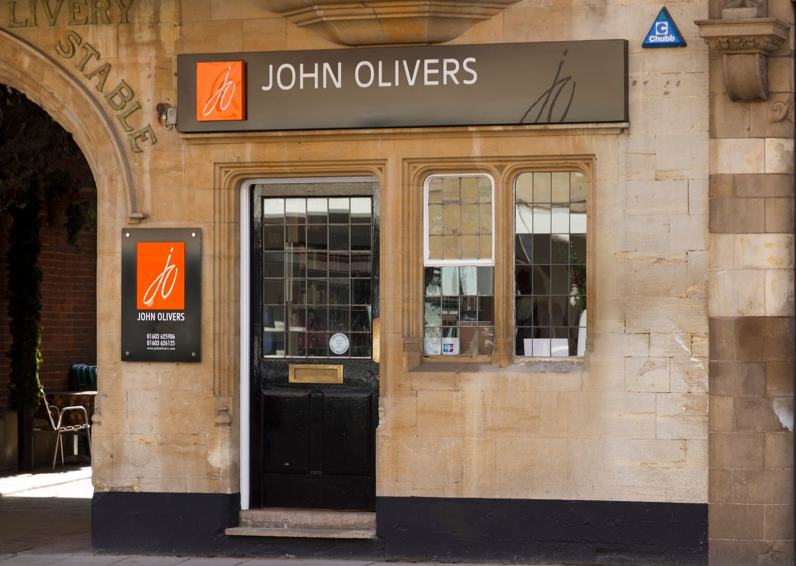 John Olivers, photo 3
