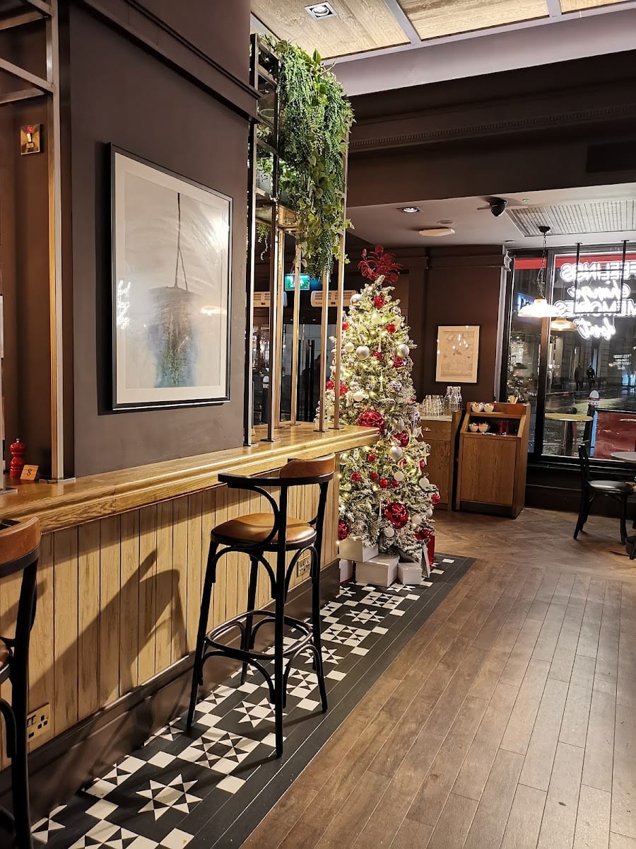 Corvo Bar & Cafe