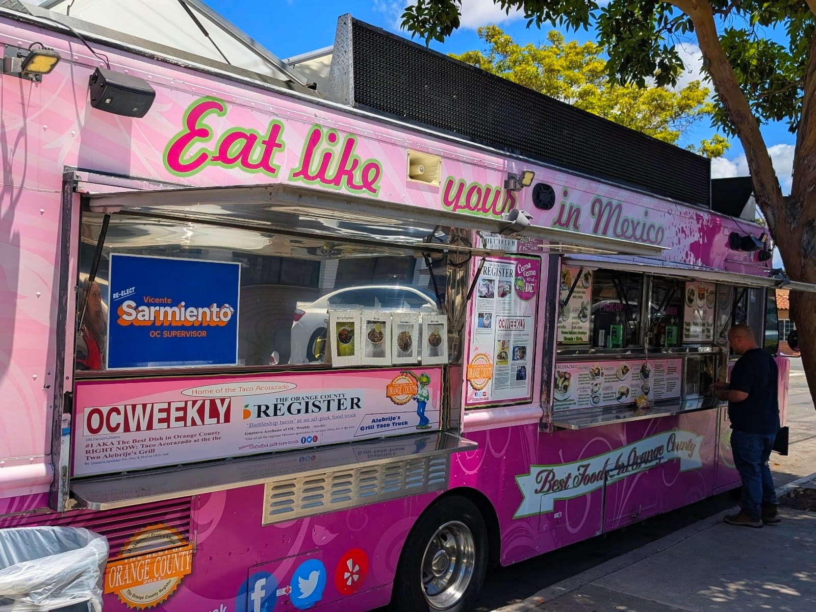Alebrijes grill taco truck, photo 3