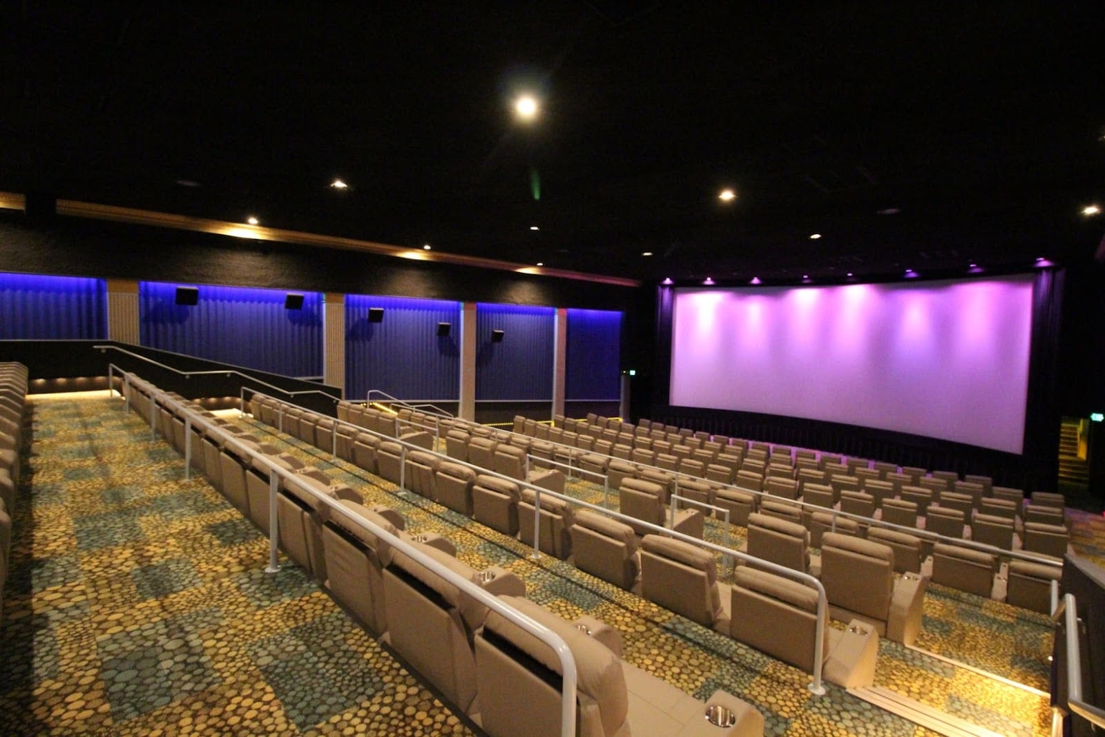 America Luxury Movie Palace, photo 4