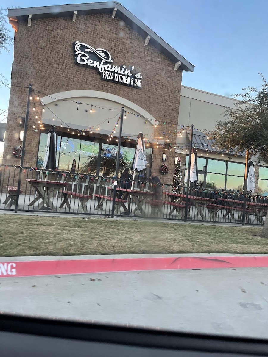 Benjamin's Pizza Kitchen & Bar, photo 2