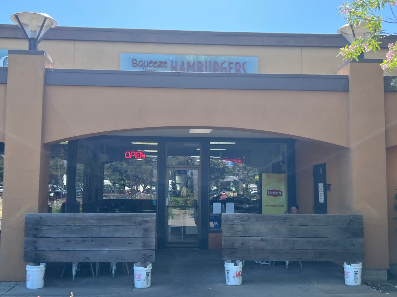 Squeeze Inn Hamburgers