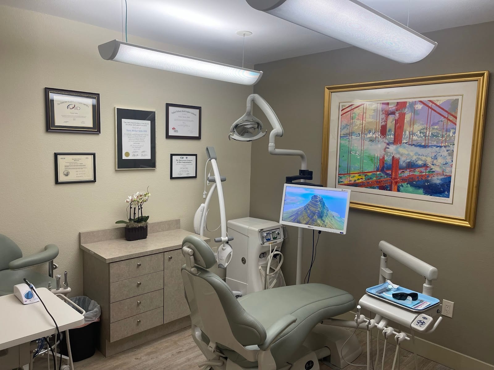 Yarris Family Dental