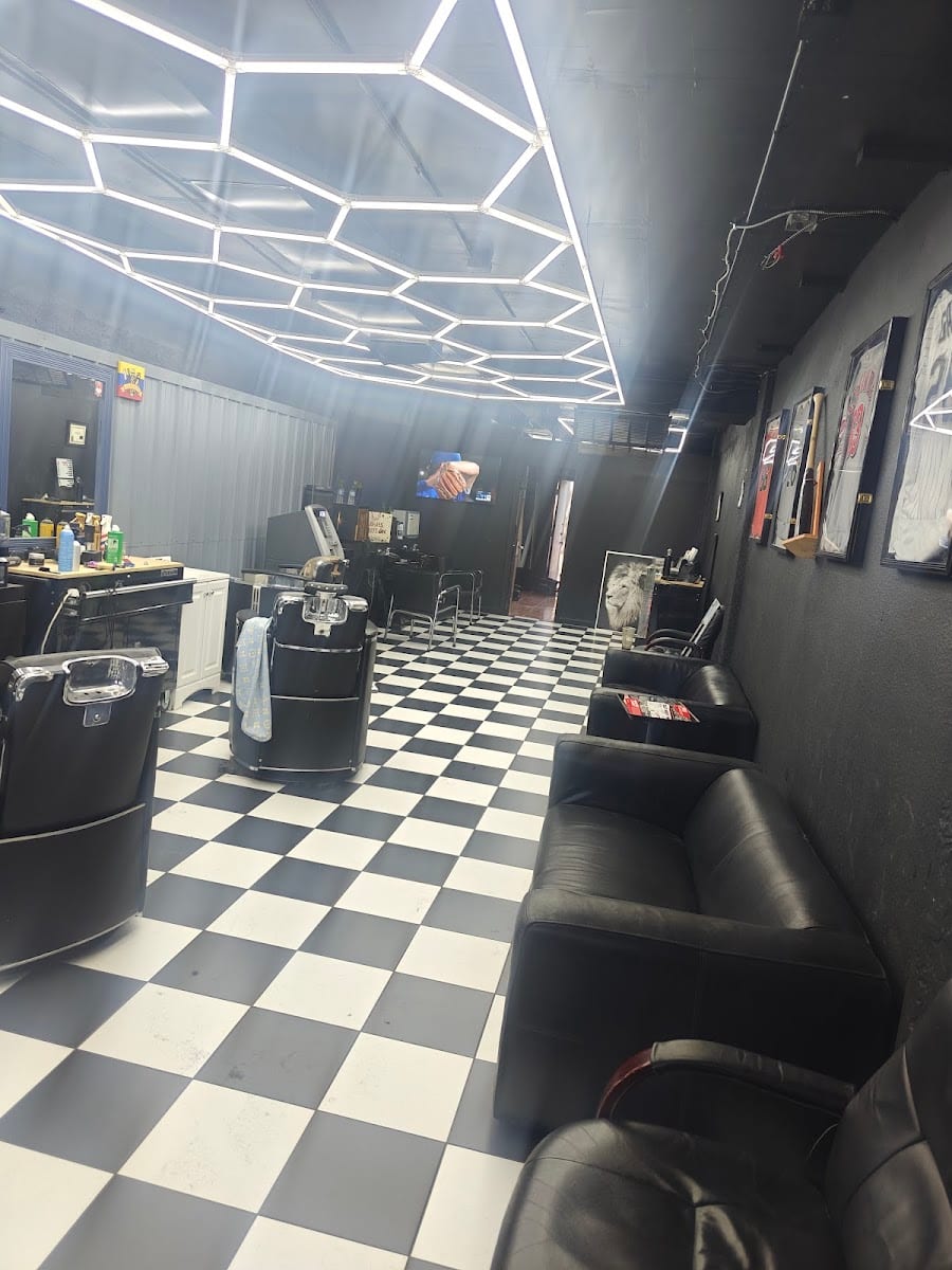 Man In The Mirror Barbershop, photo 2